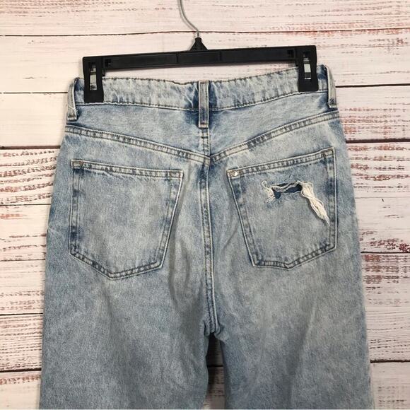 H&M Jeans ripped light wash boyfriend skater size 2 raw hem casual jeans - Picture 3 of 6